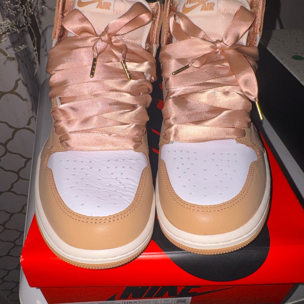 Nike Wmns Air Jordan 1 Retro High OG Praline sz 8 Brand Nwb
